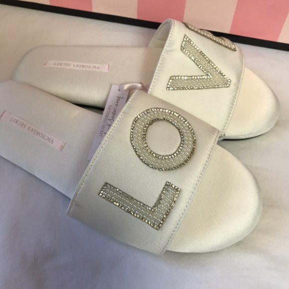 Victoria’s Secret Diamonds And Pearls LOVE Slippers - Medium 7-8 - Picture 4 of 15